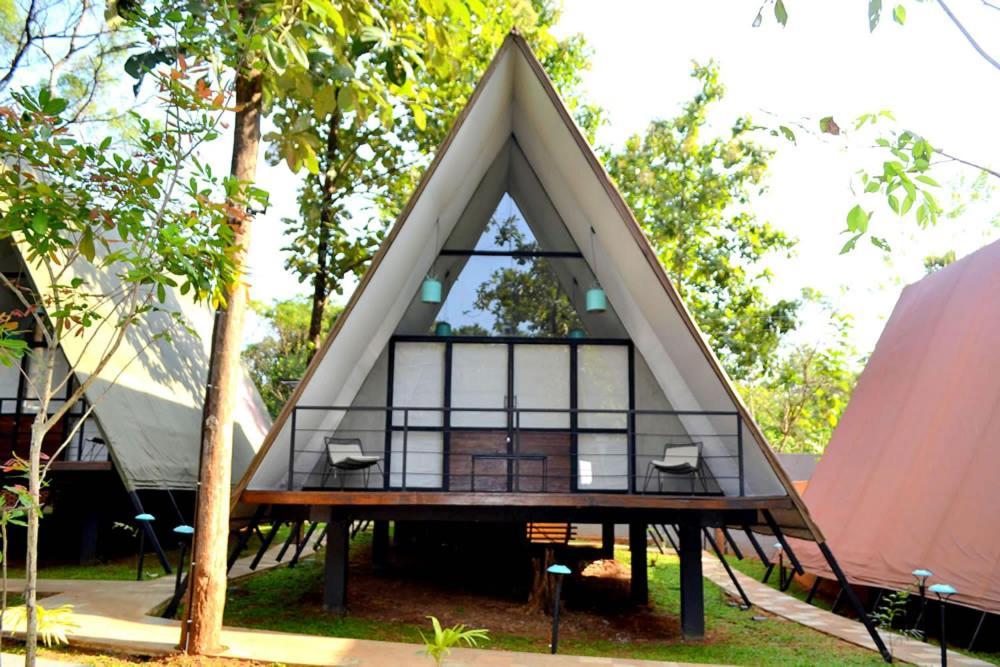 Kottawatta River Bank Resort ウダワラウェ エクステリア 写真