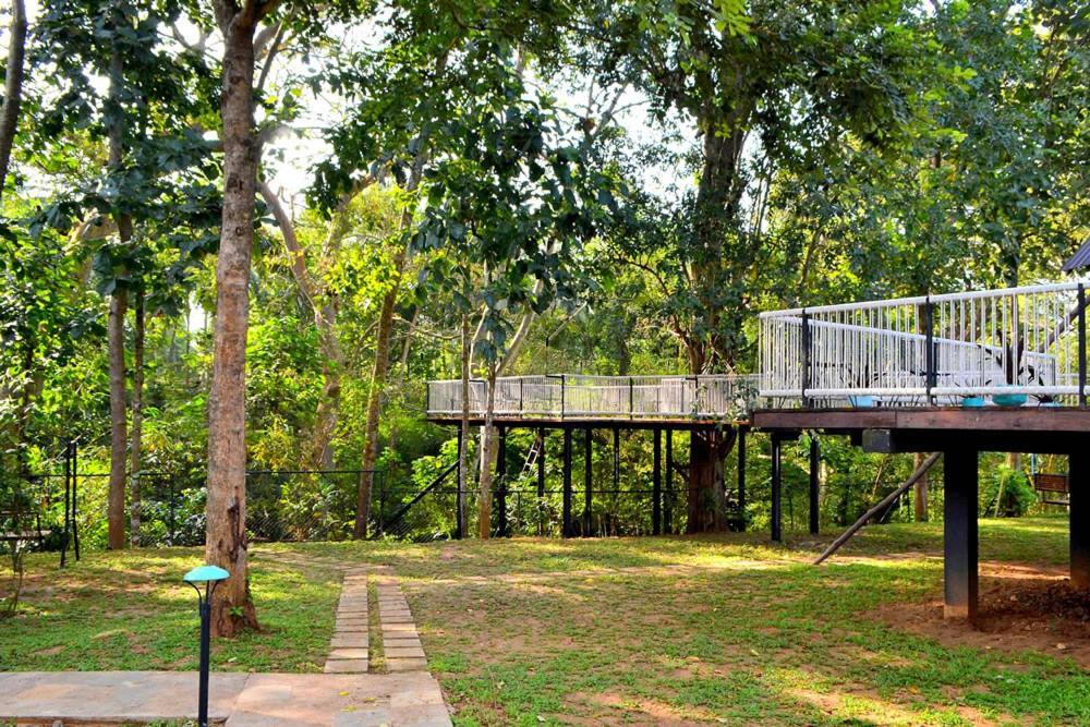 Kottawatta River Bank Resort ウダワラウェ エクステリア 写真