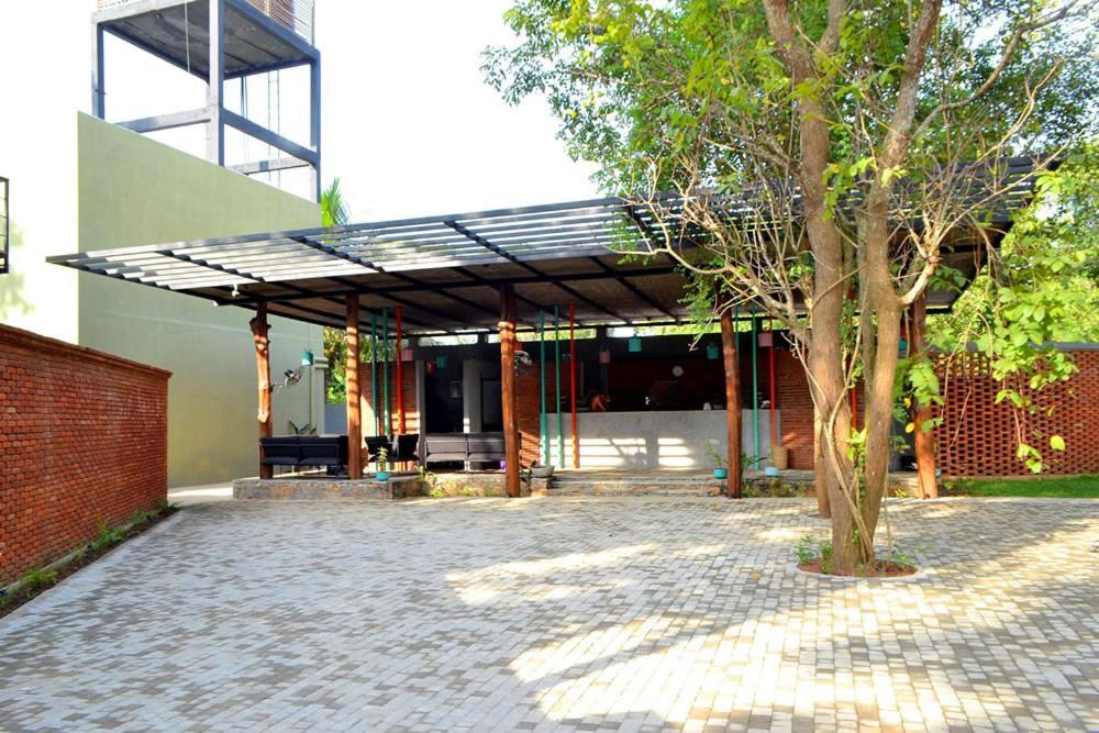 Kottawatta River Bank Resort ウダワラウェ エクステリア 写真