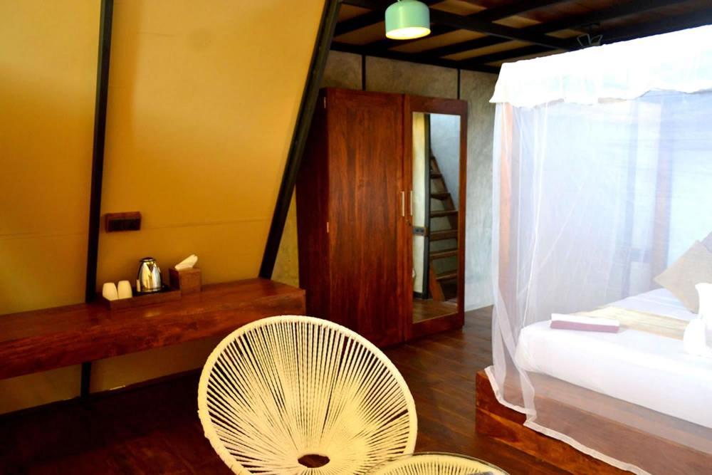 Kottawatta River Bank Resort ウダワラウェ エクステリア 写真