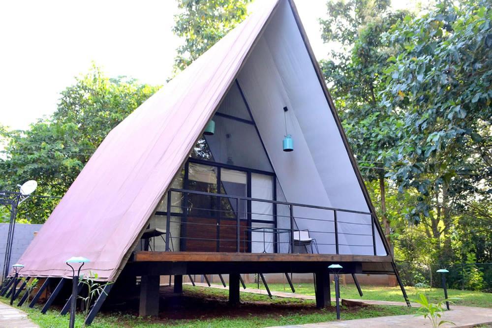 Kottawatta River Bank Resort ウダワラウェ エクステリア 写真