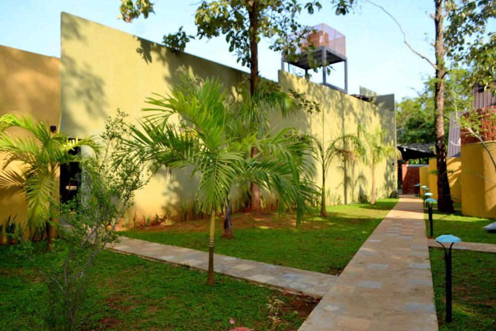 Kottawatta River Bank Resort ウダワラウェ エクステリア 写真