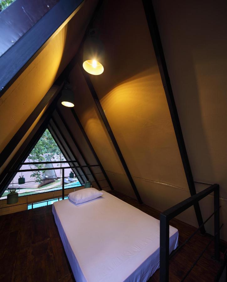Kottawatta River Bank Resort ウダワラウェ エクステリア 写真