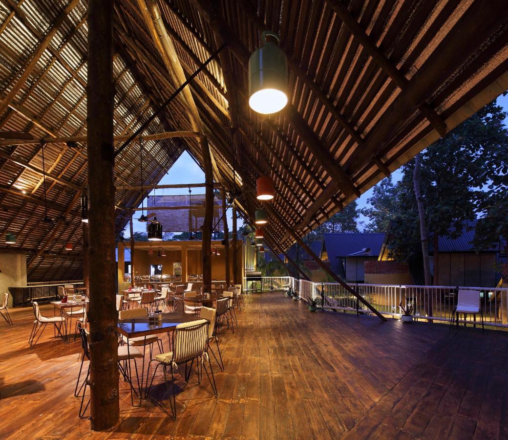 Kottawatta River Bank Resort ウダワラウェ エクステリア 写真